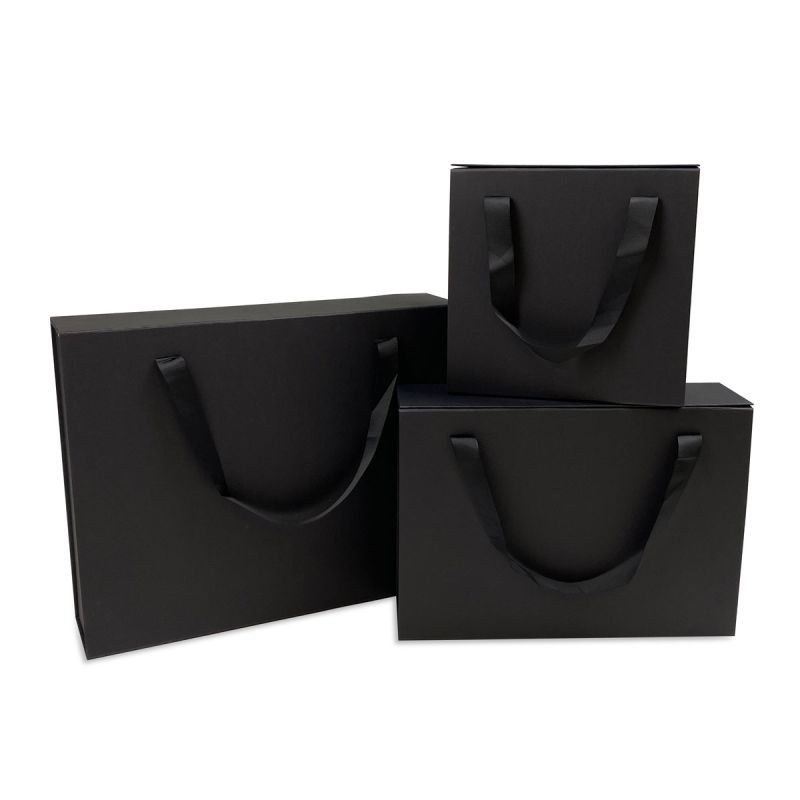 Luxury magnetic boxes with ribbons